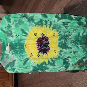 Unisex long sleeve tye dye shirt top. Sunflower with honey bees. L